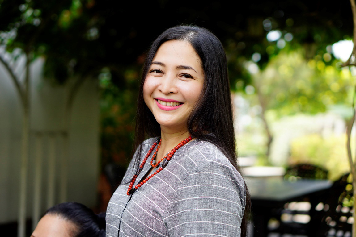 MC Quỳnh Hương - V&igrave; đời thật đẹp khi ta cười - Ảnh 2.