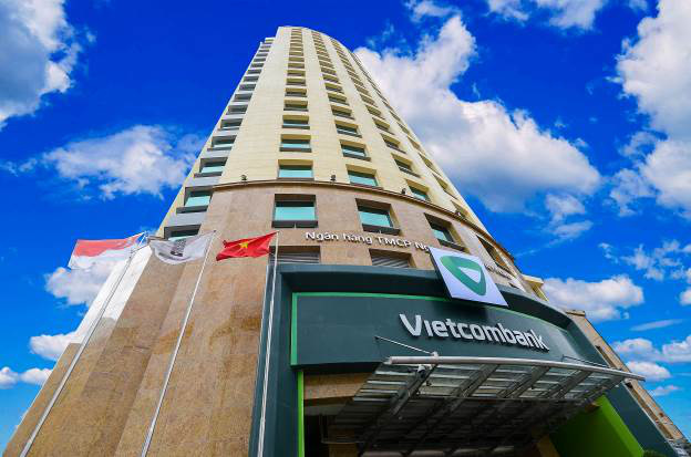 Vietcombank và FWD chính thức triển khai hợp tác độc quyền phân phối bảo hiểm qua ngân hàng - Ảnh 1. Vietcombank và FWD chính thức triển khai hợp tác độc quyền phân phối bảo hiểm qua ngân hàng - Ảnh 1.