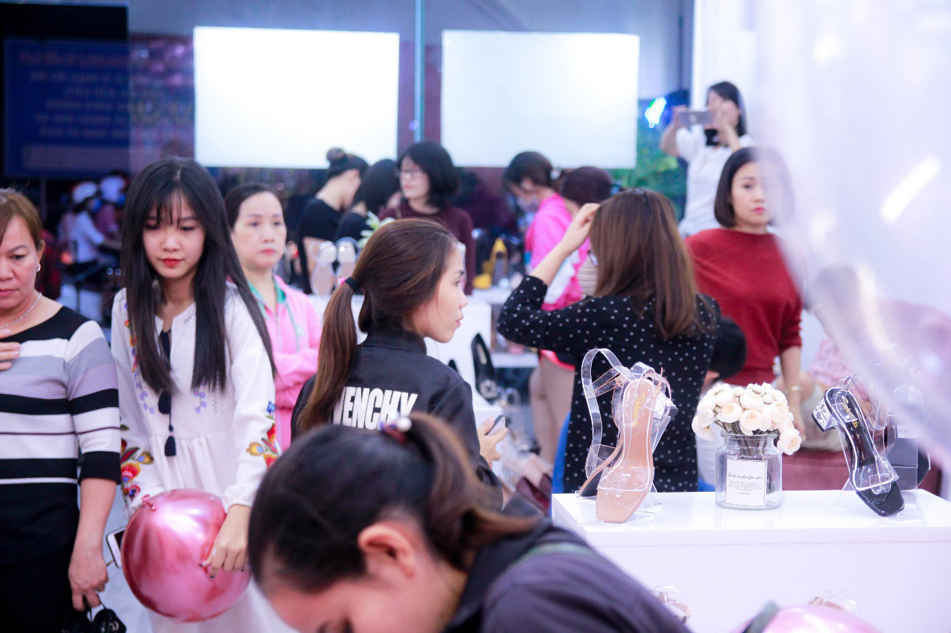 LoviieCorner - B&iacute; mật đằng sau thương hiệu b&aacute;n lẻ được y&ecirc;u th&iacute;ch của người phụ nữ hiện đại - Ảnh 4.