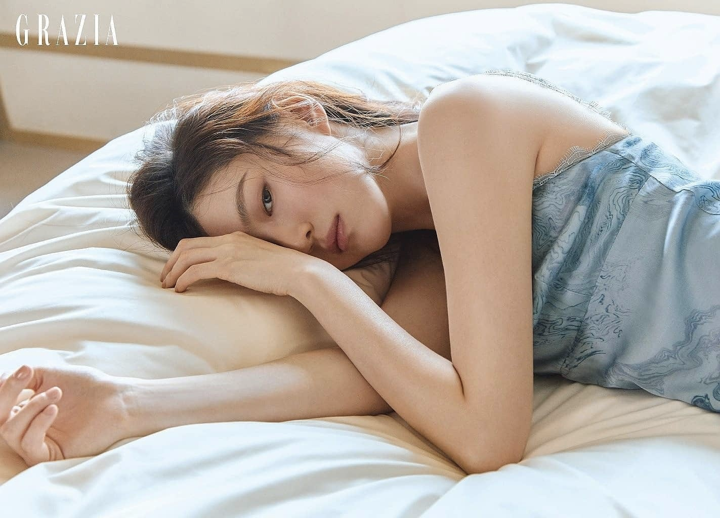 “Tiểu tam” Han So Hee bùng nổ nhan sắc trên bìa tạp chí mới, dân tình mê mệt: Kbiz sao giờ mới phát hiện ra visual này? - Ảnh 2.