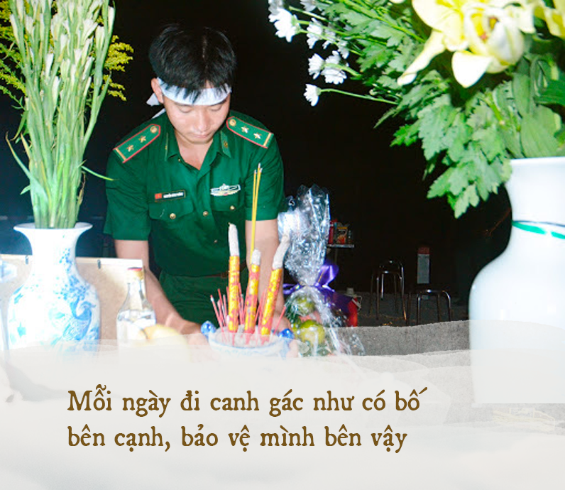 BIÊN CƯƠNG TÂY NAM: Đợi hết dịch, con sẽ về gửi lại trên bàn thờ bố chiếc khăn tang… - Ảnh 20. BIÊN CƯƠNG TÂY NAM: Đợi hết dịch, con sẽ về gửi lại trên bàn thờ bố chiếc khăn tang… - Ảnh 20.