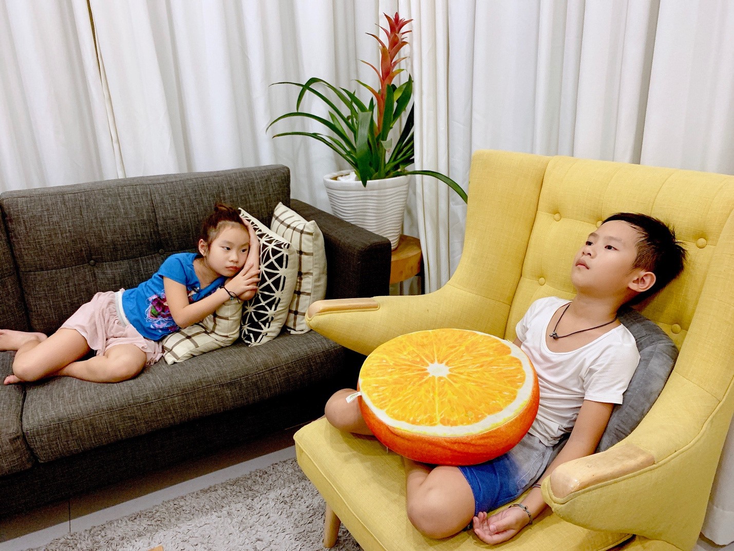 Bắt trend &ldquo;chơi thật vui&rdquo;  c&ugrave;ng con trong m&ugrave;a dịch - Ảnh 1.