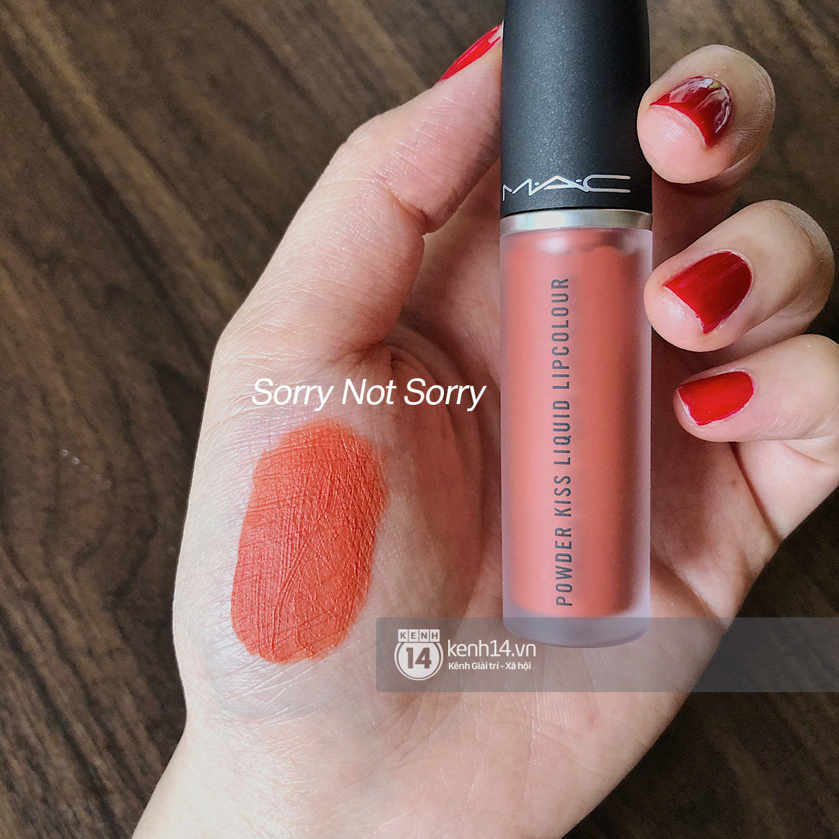 Review son kem lì MAC Powder Kiss mới ra: Chi nhiều hơn chút nhưng bù lại được đánh chất son siêu thích, nhiều màu xinh thôi rồi  - Ảnh 6.