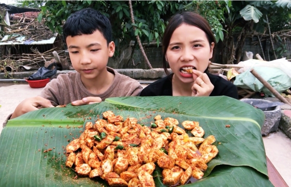 &quot;Con dâu&quot; bà Tân Vlog chính thức thông báo đã ly hôn, tiết lộ cuộc sống không mấy dư giả, phải bán nhà để trả nợ - Ảnh 1.