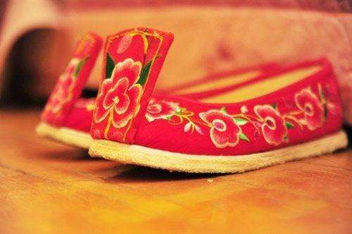 Nguyên nhân giày cổ đại Trung Quốc đều có mũi giày vểnh hướng lên ...: \