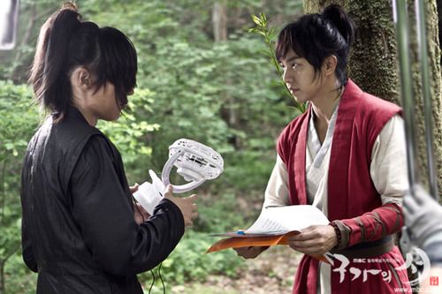 Rộ tin Lee Seung Gi và Choi Jin Hyuk đóng phim mới: Gia đình &quot;thần thú&quot; trong &quot;Gu Family Book&quot; tái hợp sau 7 năm? - Ảnh 5.