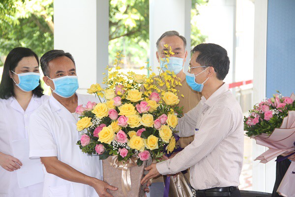Có thêm 7 bệnh nhân mắc COVID-19 được công bố khỏi bệnh, Việt Nam hiện còn 54 trường hợp đang điều trị - Ảnh 1.