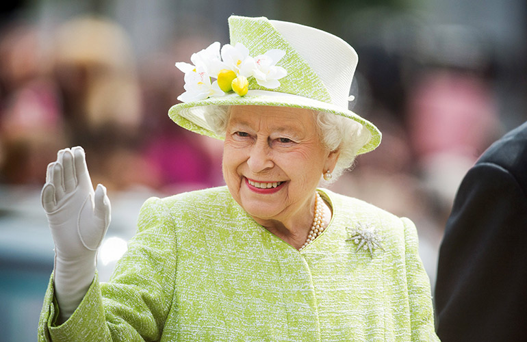 Nữ hoàng Elizabeth II: Từ vị nữ hoàng của lòng dân sống trọn một đời vì đất nước đến người vợ, người mẹ, người bà tuyệt vời của Hoàng gia Anh - Ảnh 11. Nữ hoàng Elizabeth II: Từ vị nữ hoàng của lòng dân sống trọn một đời vì đất nước đến người vợ, người mẹ, người bà tuyệt vời của Hoàng gia Anh - Ảnh 11.