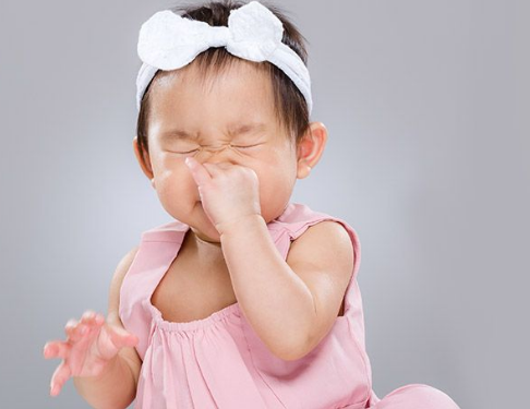 Trẻ sơ sinh bị nghẹt mũi: Nguyên nhân và cách xử lý hiệu quả - Ảnh 1.