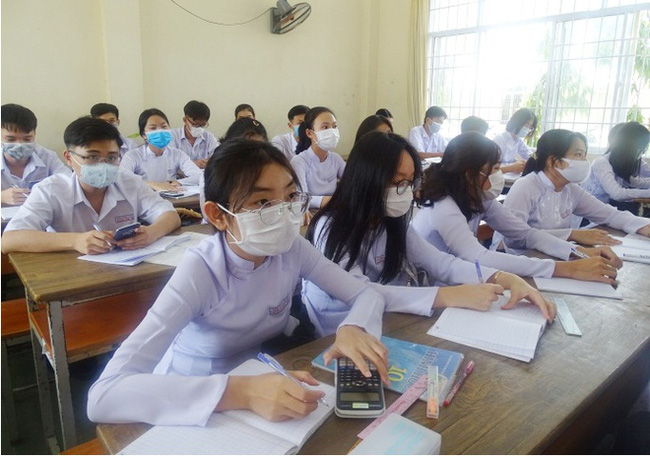 Mới: Hà Nội chính thức đề xuất mốc thời gian đi học lại của học sinh các cấp - Ảnh 1.