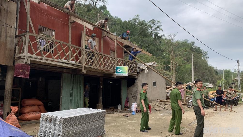 Mưa đá, giông lốc ở Tây Bắc khiến 2 người chết, hơn 3.000 ngôi nhà hư hỏng - Ảnh 2.