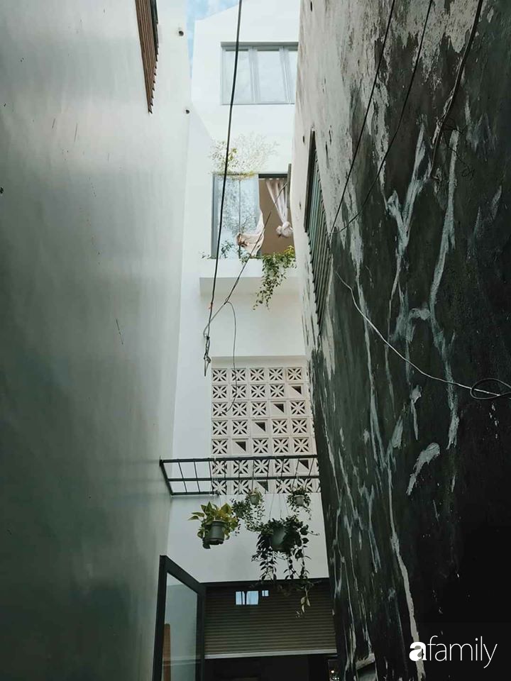 Nhà nằm sâu trong hẻm ở Nha Trang có diện tích 26m² vẫn thoáng đẹp, cá tính dành cho 6 người ở - Ảnh 2.