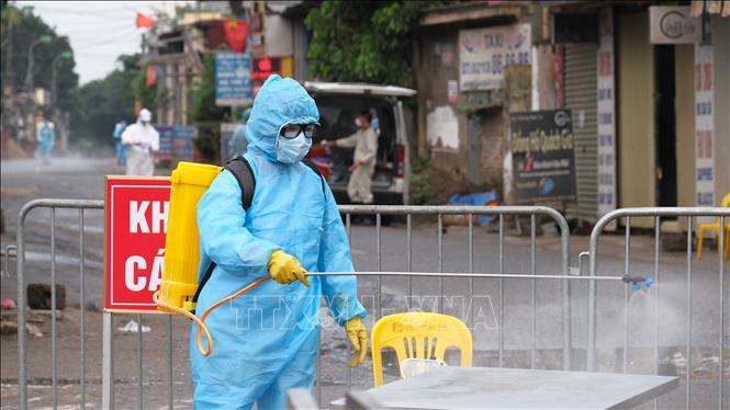 PGS.TS Trần Đắc Phu: Giai đoạn dịch lây lan cộng đồng thì khoanh vùng, cách ly, dập dịch là quan trọng nhất - Ảnh 1.