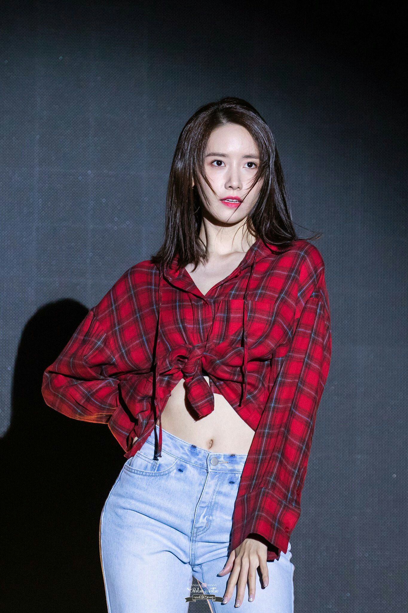 Yoona e ấp thế mà nhiều khi ăn diện sexy 'nổ mắt', có 'chuyển ngạch' sang style gợi cảm thì khối idol bốc lửa cũng phải e dè - Ảnh 9.