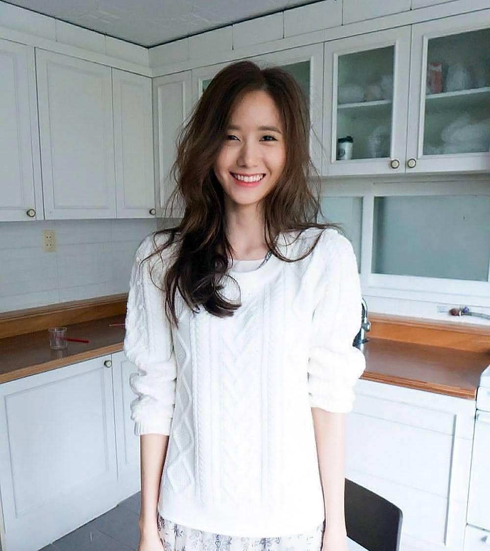 Yoona cũng có ngày &quot;đầu bù tóc rối&quot; nhưng nhan sắc đỉnh cao vẫn là điều khiến chị em gh - Ảnh 2.