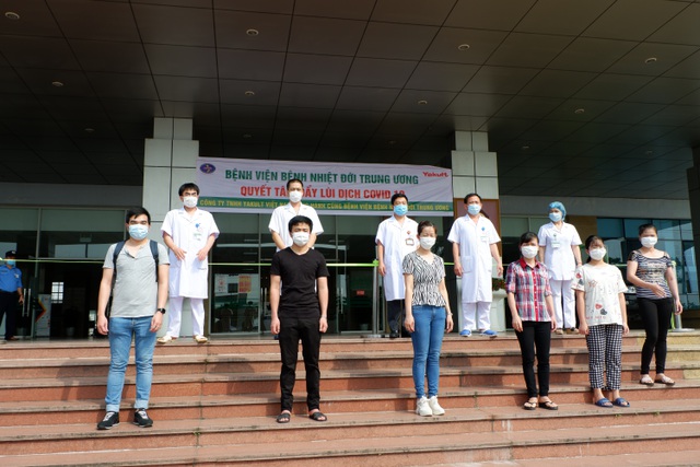 Có thêm 8 bệnh nhân COVID-19 được công bố khỏi bệnh, Việt Nam hiện điều trị thành công cho 249 ca - Ảnh 1.