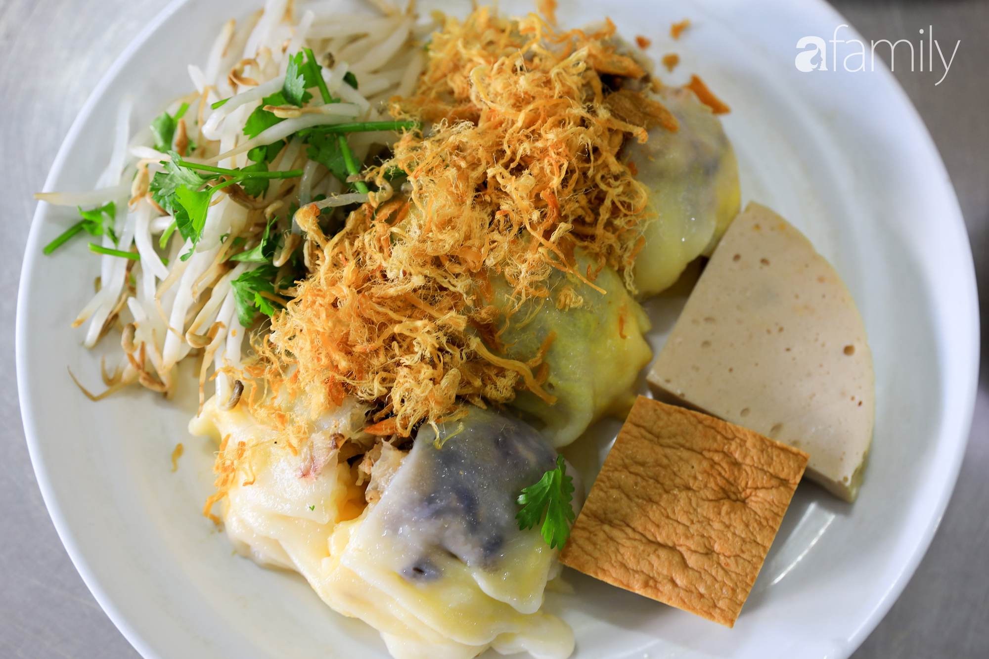 Bánh cuốn - món ăn lạ mà quen, càng nắng nóng càng được ưa chuộng tại Sài Gòn - Ảnh 3. Bánh cuốn - món ăn lạ mà quen, càng nắng nóng càng được ưa chuộng tại Sài Gòn - Ảnh 3.