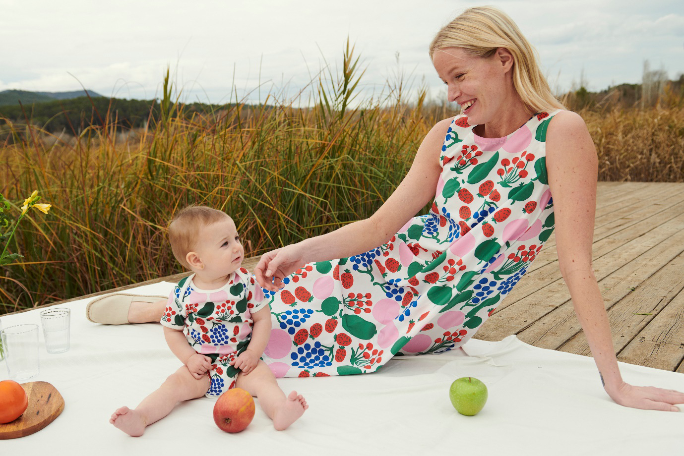 Đón hè với những niềm cảm hứng mới từ bst kết hợp đặc biệt UNIQLO x Marimekko - Ảnh 3. Đón hè với những niềm cảm hứng mới từ bst kết hợp đặc biệt UNIQLO x Marimekko - Ảnh 3.
