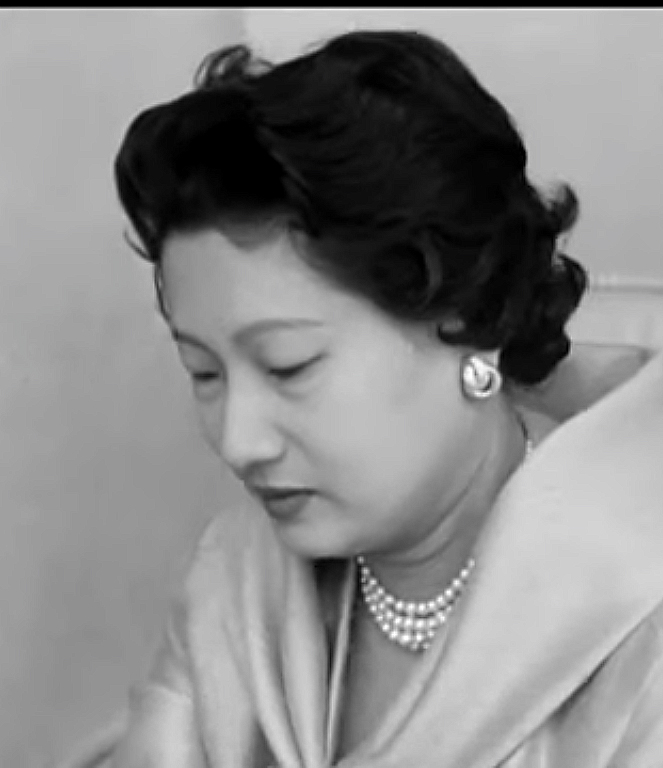 Hoàng hậu cuối cùng của Việt Nam Cao 1m75 ba lần được phong danh hiệu Hoa  hậu