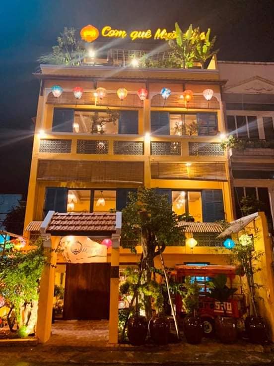 Trường Giang tiếp tục mở thêm nhà hàng nữa ở Sài Gòn, đồ ăn vẫn rất &quot;quê&quot; nhưng ấn tượng nhất là không gian quán - Ảnh 1.