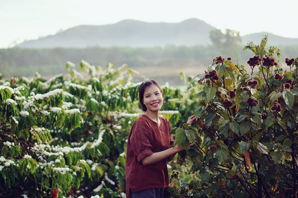 &quot;Cô gái đồng quê&quot; Việt Nam bất ngờ kể về tuổi ấu thơ nghèo khó và ảnh hưởng của cha mẹ đến quyết định bỏ phố về quê làm nông dân 4.0 sau này - Ảnh 1.