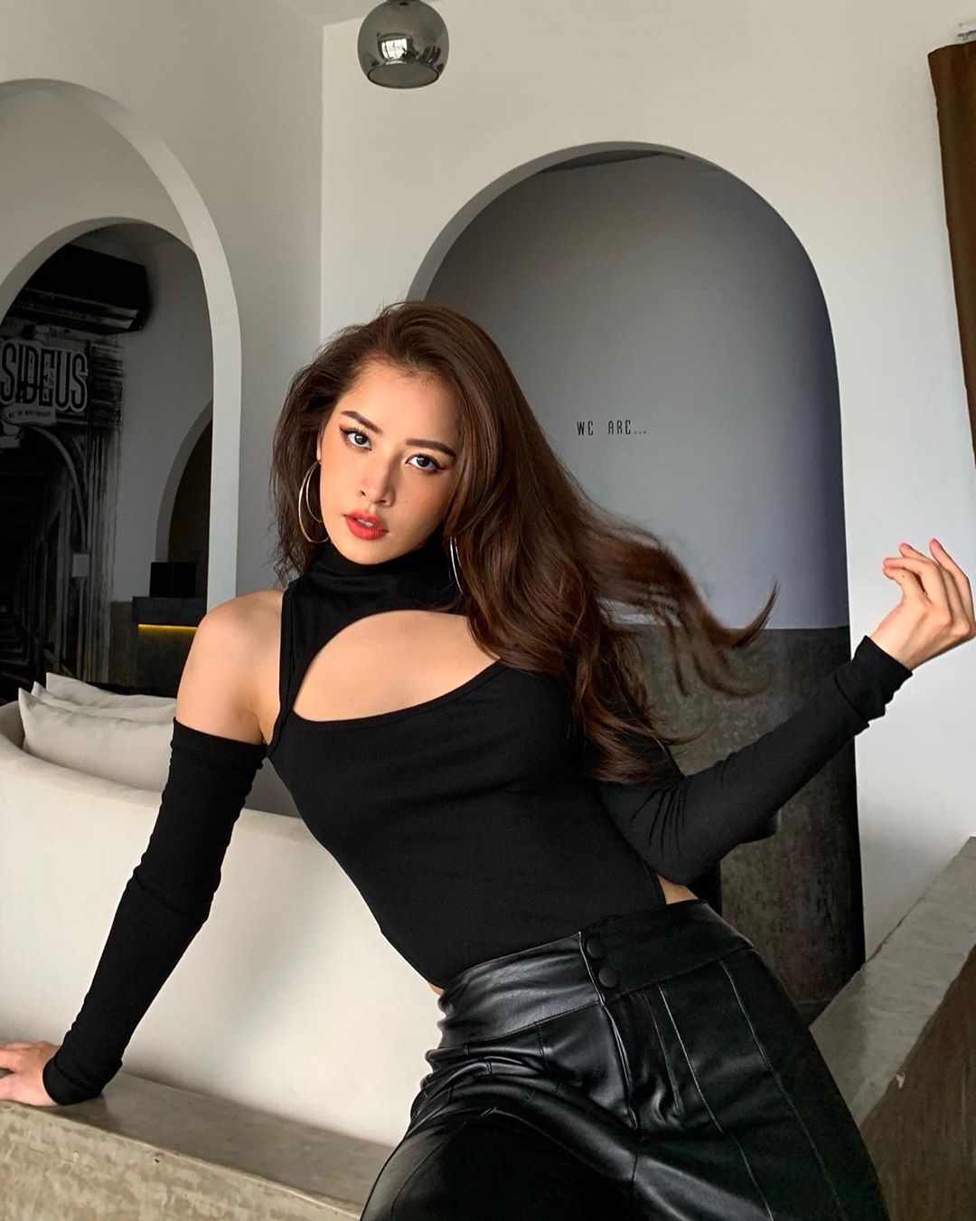 Ho&agrave;ng Th&ugrave;y Linh - Chi Pu: Cuộc chiến nhan sắc, body "gắt" kh&ocirc;ng k&eacute;m ồn &agrave;o chuyện t&igrave;nh &aacute;i với Gil L&ecirc; - Ảnh 9.