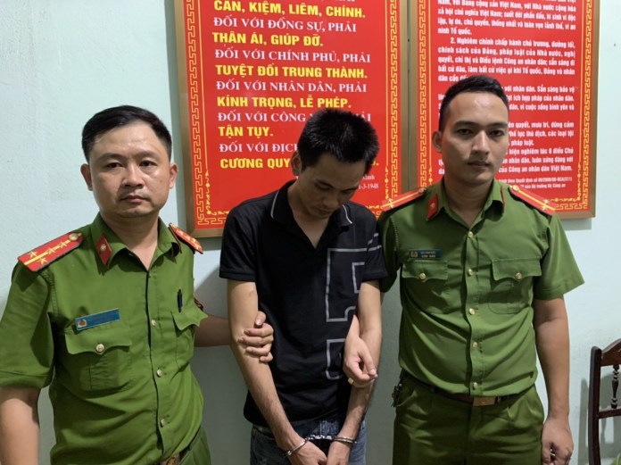 Khởi tố, bắt giam đối tượng lẻn vào trường thực hiện hành vi biến thái với học sinh tiểu học - Ảnh 1. Khởi tố, bắt giam đối tượng lẻn vào trường thực hiện hành vi biến thái với học sinh tiểu học - Ảnh 1.