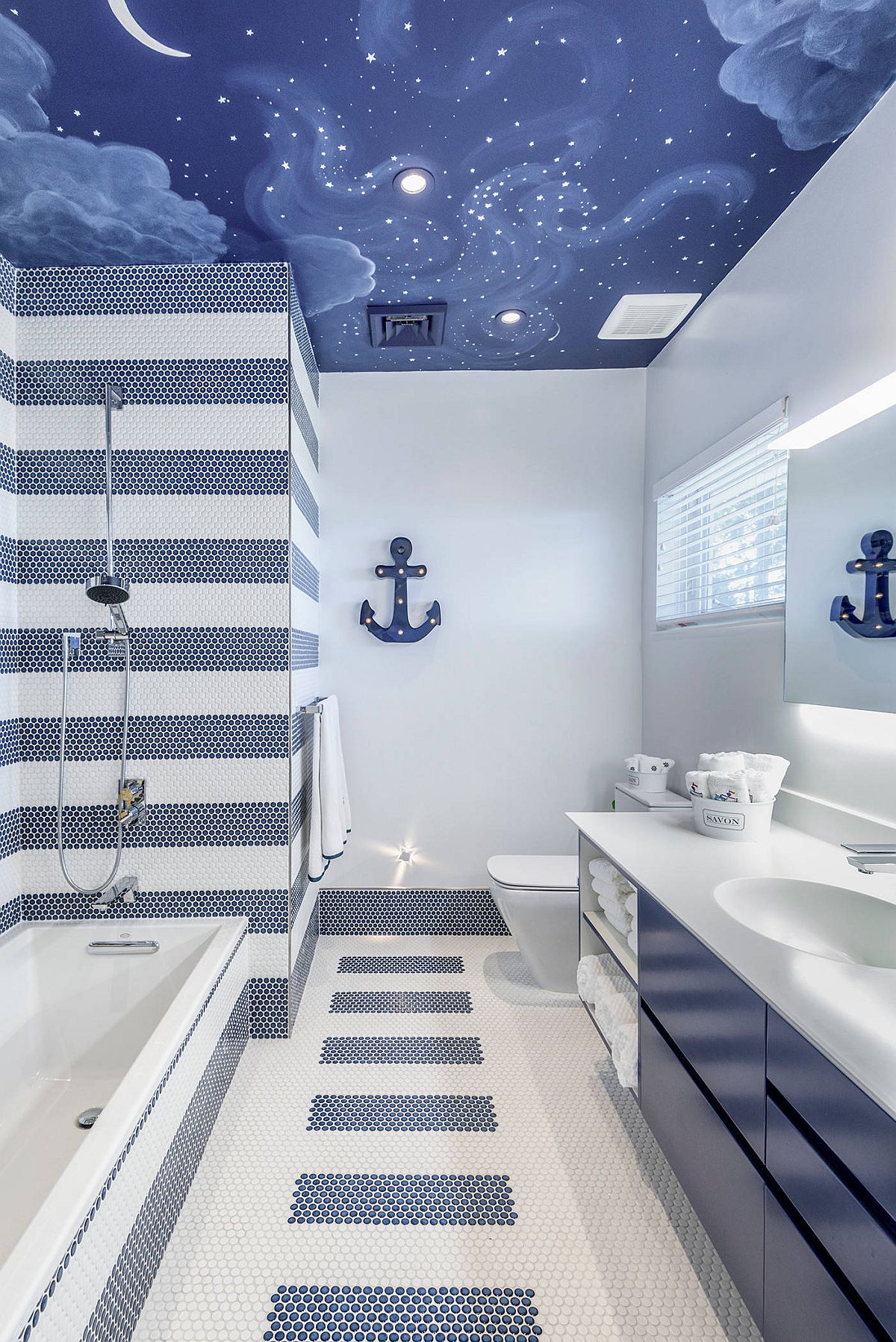 Decor phòng tắm mùa hè "mát lịm" với tông màu trắng - xanh - Ảnh 6. Decor phòng tắm mùa hè "mát lịm" với tông màu trắng - xanh - Ảnh 6.