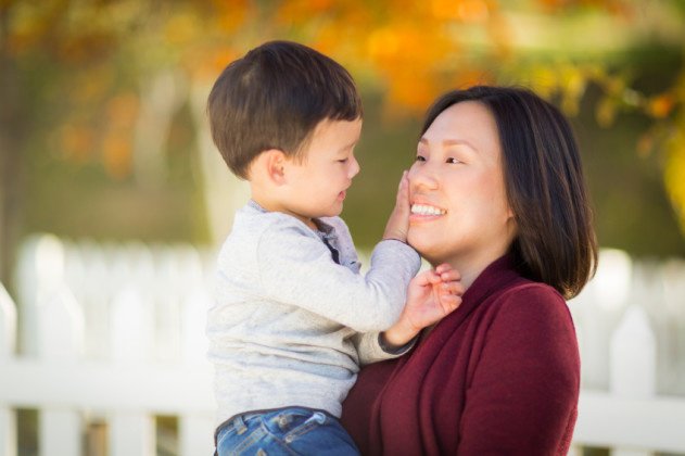 Nếu không muốn tương lai của con bị thụt lùi so với các bạn, mẹ cũng phải học cách xin lỗi khi lỡ mắng con dù chỉ một lần - Ảnh 2.