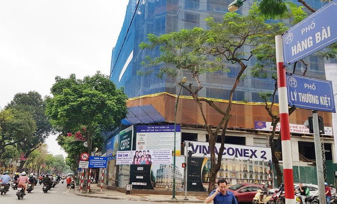 Cận cảnh khu chung cư cải tạo 40 tỷ một căn ở Hà Nội gây 'choáng' - Ảnh 1.