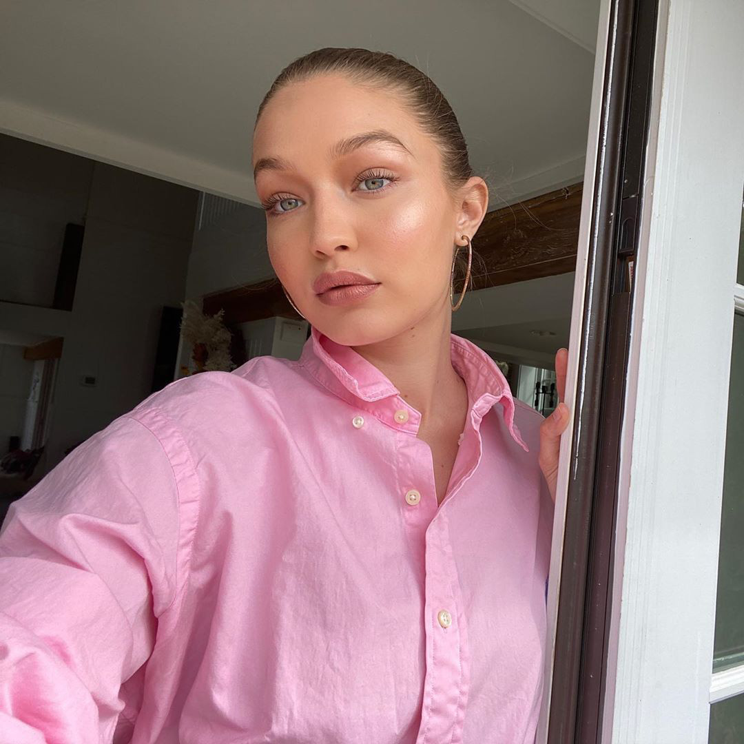 Nhan sắc Gigi Hadid thay đổi khi mang bầu: Mặt mộc phúng phính, mũi nở to, ra dáng bà mẹ bỉm sữa lắm rồi đây này - Ảnh 9. Nhan sắc Gigi Hadid thay đổi khi mang bầu: Mặt mộc phúng phính, mũi nở to, ra dáng bà mẹ bỉm sữa lắm rồi đây này - Ảnh 9.