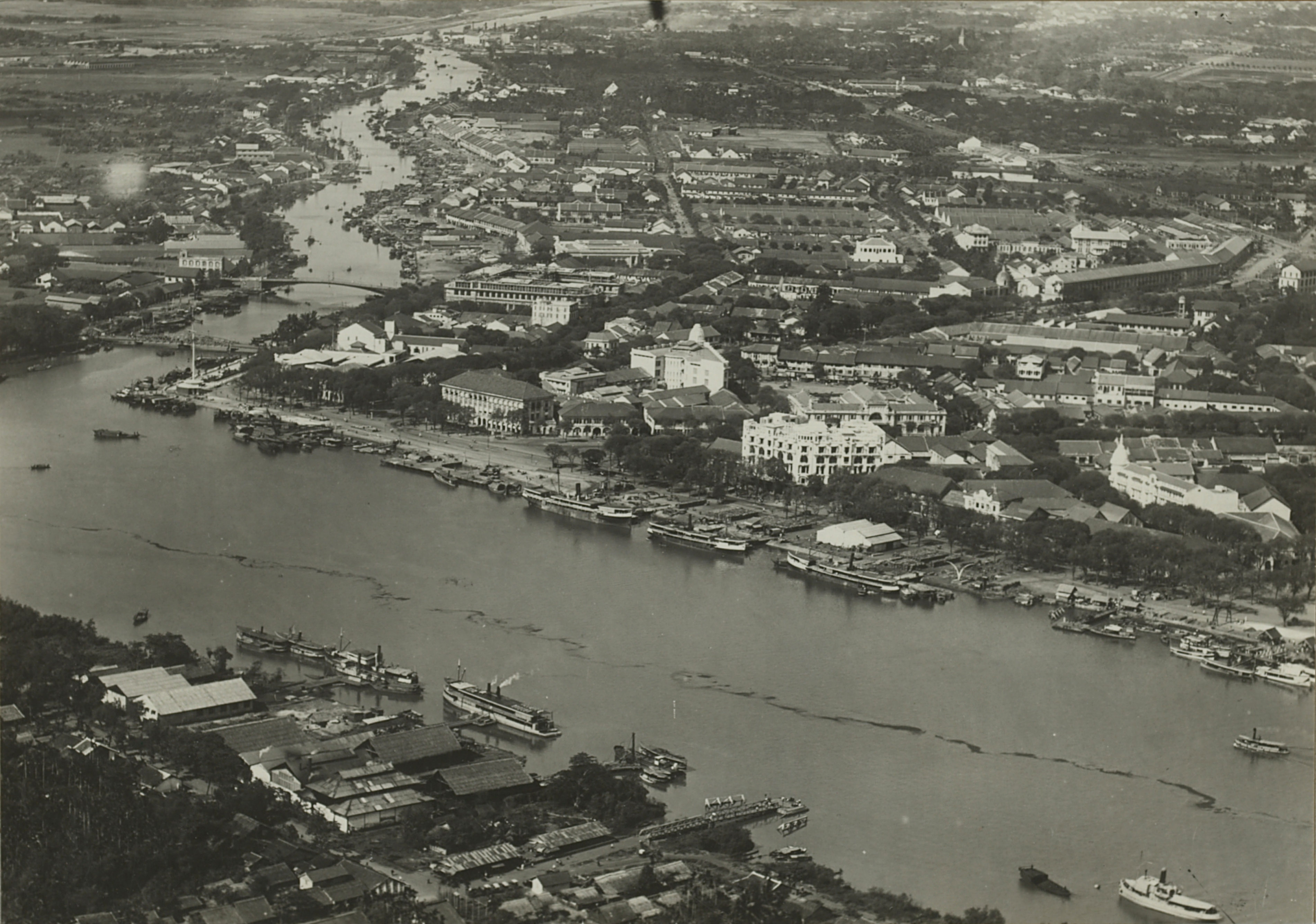 Bộ ảnh phục chế Sài Gòn 100 năm trước được chia sẻ chóng mặt vì màu xanh - Ảnh 5.