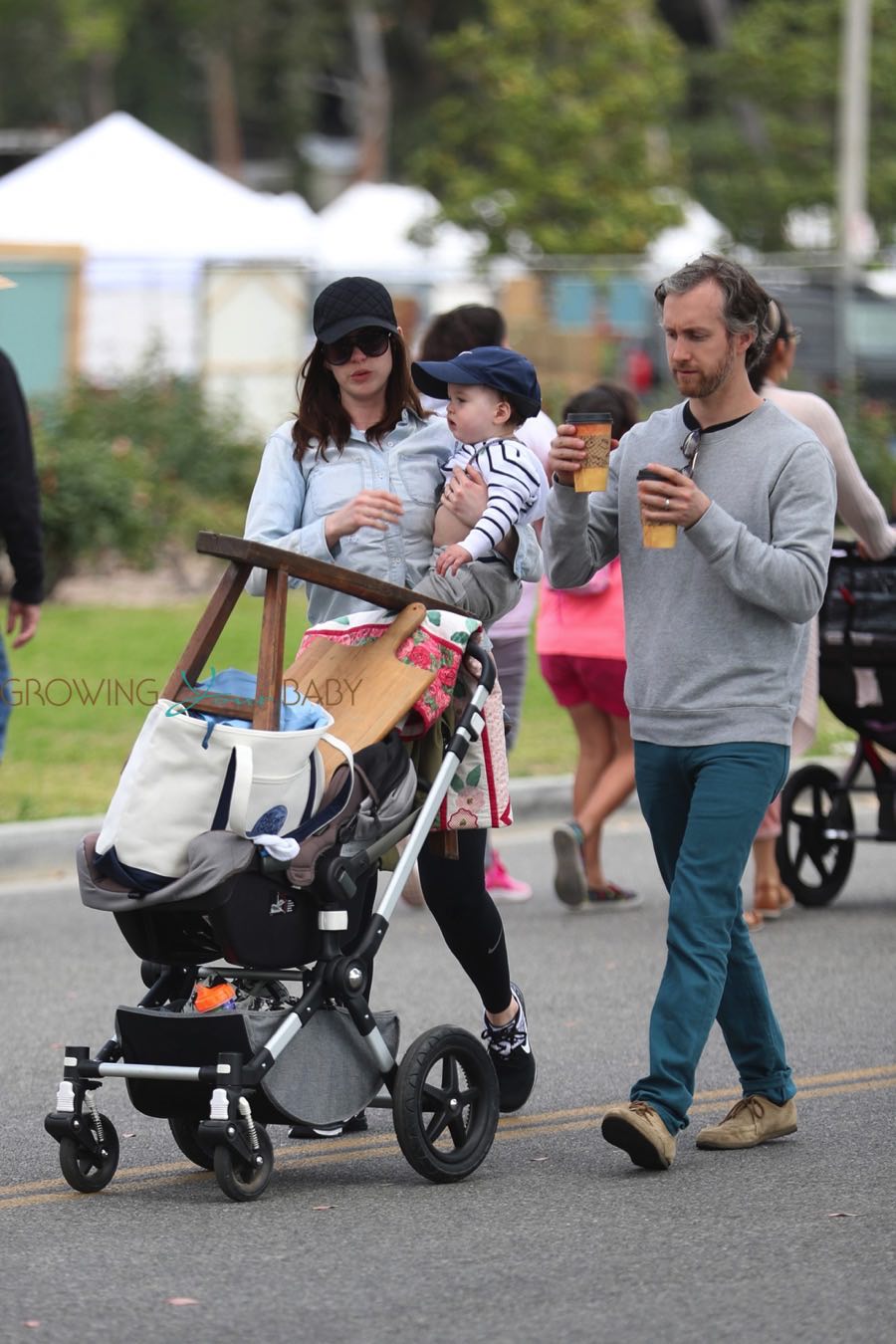 &quot;Cựu công chúa Disney&quot; Anne Hathaway và lịch sử tình trường đáng nể: Từng muối mặt phải trả lại trang sức đắt tiền vì bạn trai lừa đảo chiếm đoạt tiền của cựu Tổng thống Mỹ - Ảnh 16.