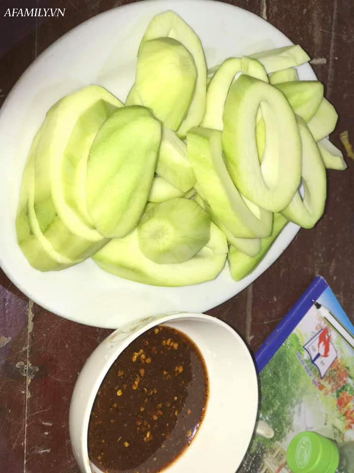 Chị em ầm ầm đặt set xoài bao tử chấm nước sốt thần thánh 35-40k/kg, tiểu thương chợ mạng ngày chốt đơn cả nửa tạ - Ảnh 5. Chị em ầm ầm đặt set xoài bao tử chấm nước sốt thần thánh 35-40k/kg, tiểu thương chợ mạng ngày chốt đơn cả nửa tạ - Ảnh 5.