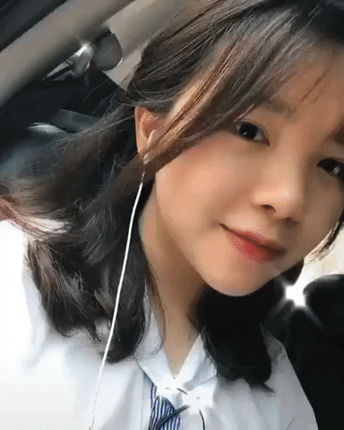 Trend khoe đồng phục xịn đét của giới trẻ 10X trường quốc tế: Người đơn giản vẫn xinh, người khoe hàng hiệu giật mình - Ảnh 10. Trend khoe đồng phục xịn đét của giới trẻ 10X trường quốc tế: Người đơn giản vẫn xinh, người khoe hàng hiệu giật mình - Ảnh 10.