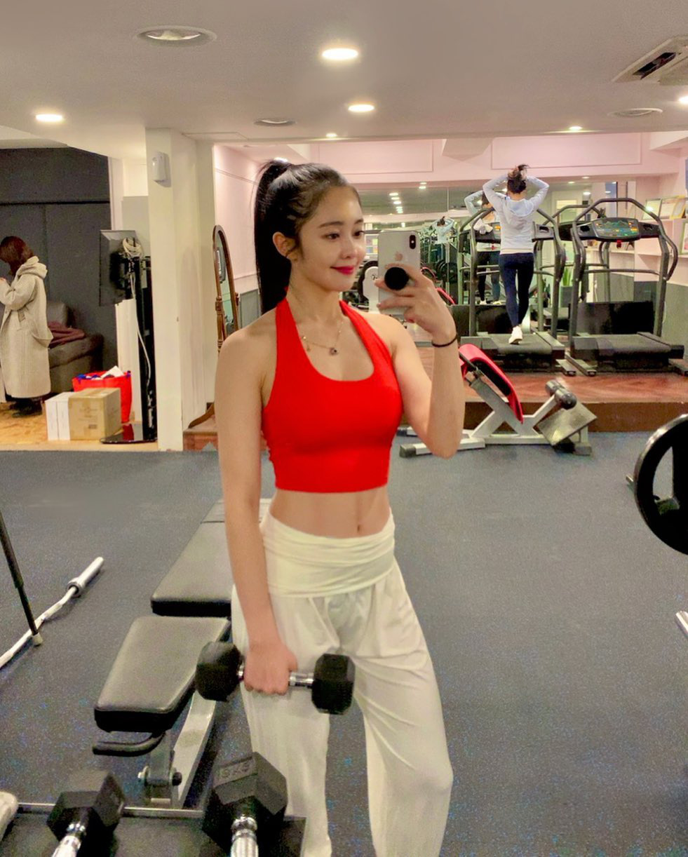 Thử ngay combo chạy nhảy dây giúp đùi nhỏ, mông căng: nếu tập chăm thì có thể giảm thêm được 5kg - Ảnh 6. Thử ngay combo chạy nhảy dây giúp đùi nhỏ, mông căng: nếu tập chăm thì có thể giảm thêm được 5kg - Ảnh 6.