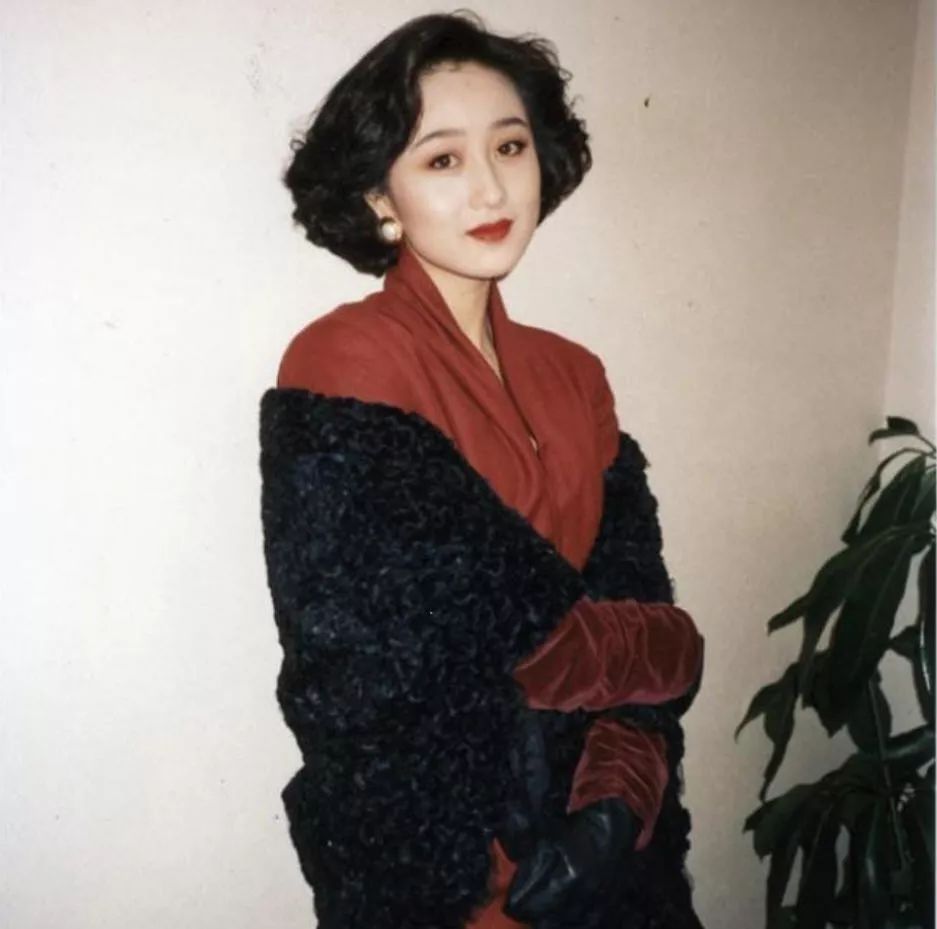 C&oacute; 4 b&agrave; vợ c&ugrave;ng v&ocirc; số t&igrave;nh nh&acirc;n, nhưng Hoa hậu Lợi Tr&iacute; - b&agrave; x&atilde; L&yacute; Li&ecirc;n Kiệt mới l&agrave; người t&igrave;nh m&agrave; "vua s&ograve;ng b&agrave;i Macau" say đắm - Ảnh 9.