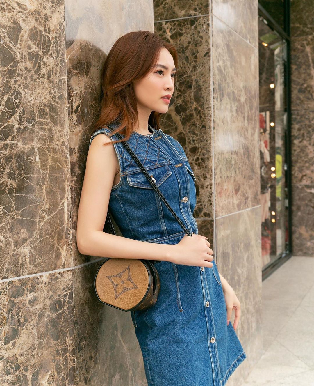 Minh Hằng và Lan Ngọc đều hack tuổi thần sầu nhờ váy denim