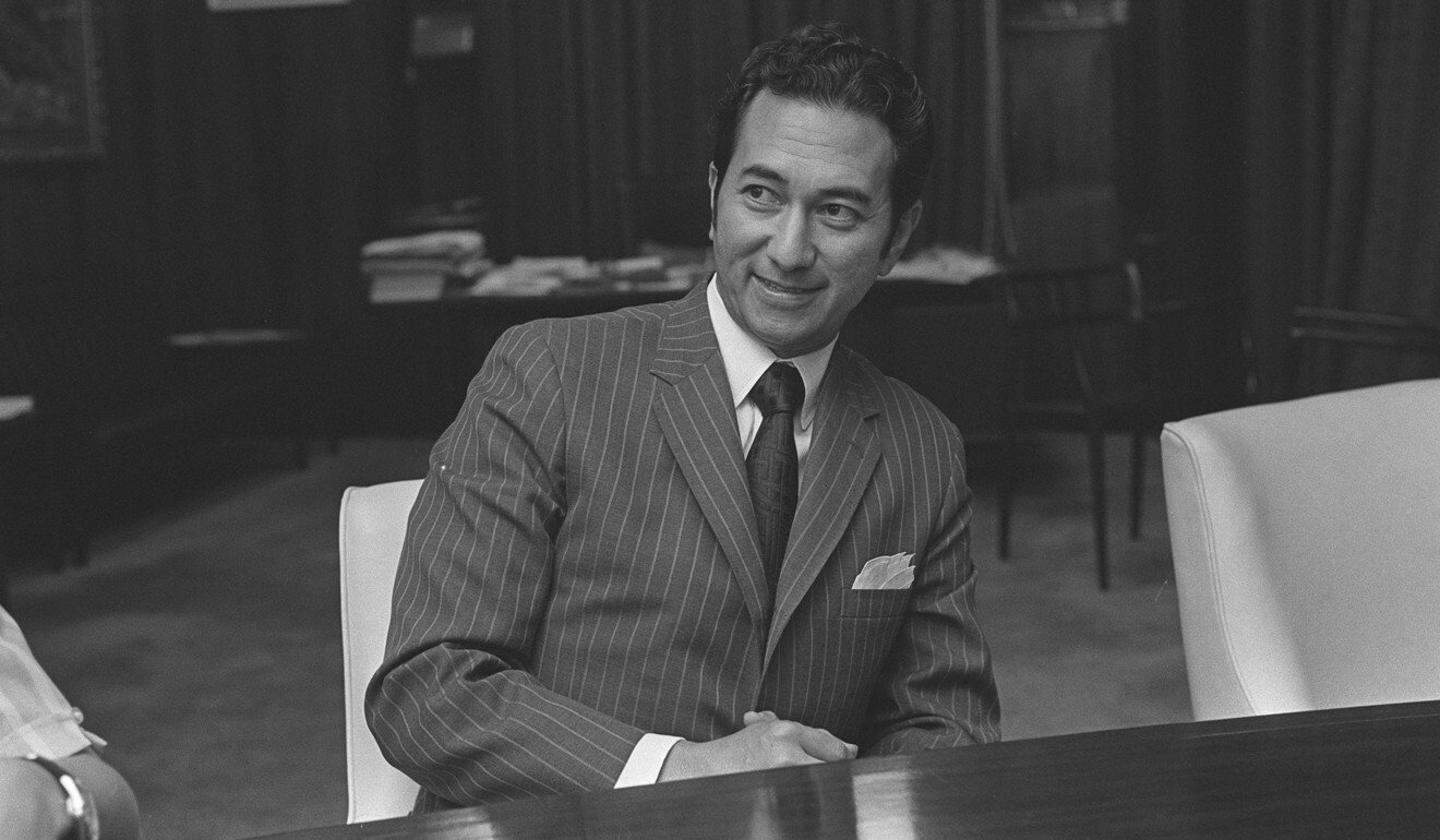 Loạt ảnh thời trẻ của người g&acirc;y dựng đế chế casino lừng lẫy tại Macau: H&agrave;o hoa, lịch l&atilde;m, đ&uacute;ng chuẩn nam ch&iacute;nh cực phẩm bước ra từ ng&ocirc;n t&igrave;nh - Ảnh 3.