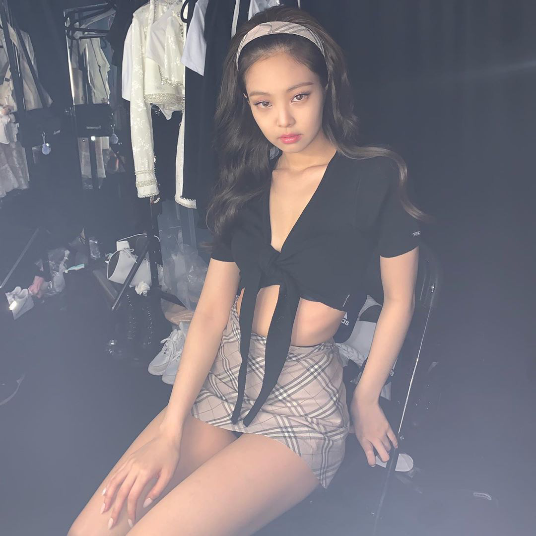 Joy ăn diện theo style ruột của Jennie, netizen tranh cãi: Kẻ kêu bắt chước, người bênh vực khen xinh - Ảnh 3.