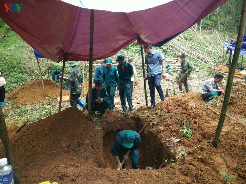 Bắc Kạn họp báo vụ 13 mộ thanh niên xung phong không có hài cốt - Ảnh 3.