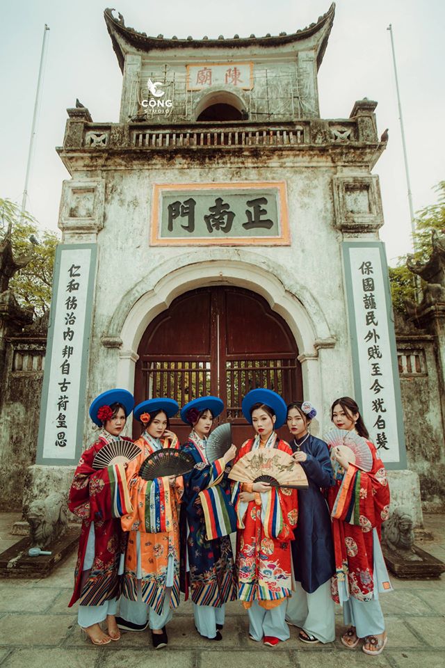 Ngắm trọn bộ ảnh kỷ yếu lớp chuyên Pháp trường Lê Hồng Phong - Nam Định  với 28 bộ đồ cổ trang thuê từ nhà thiết kế phim Phượng Khấu, MV Hòa Minzy - Ảnh 3.