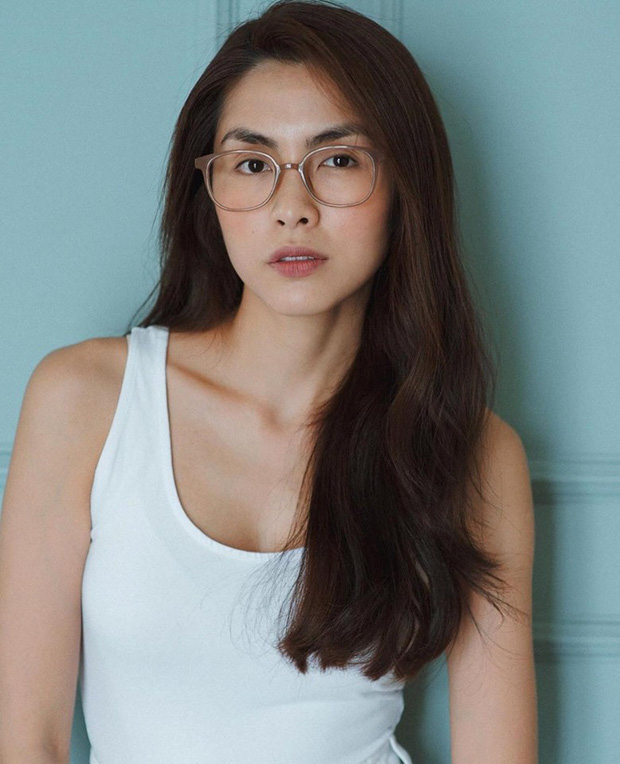 Hà Tăng chưa bao giờ ăn vận cá tính đến thế, diện toàn "hot trend" chất chẳng kém gái đôi mươi - Ảnh 4. Hà Tăng chưa bao giờ ăn vận cá tính đến thế, diện toàn "hot trend" chất chẳng kém gái đôi mươi - Ảnh 4.