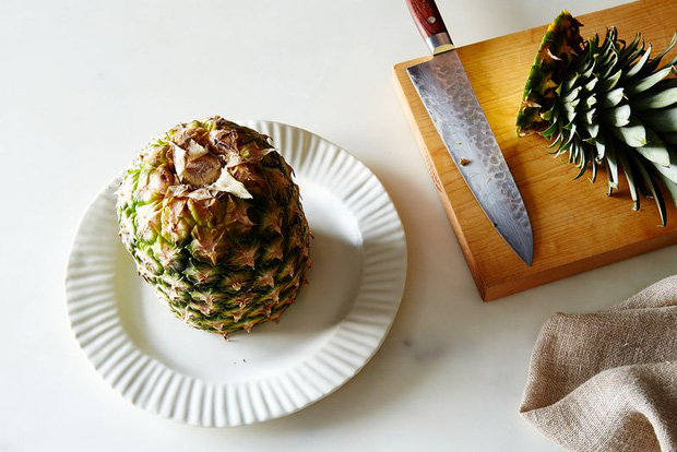 Peel the pineapple like this, and it will stay fresh in the fridge for 3 days - Photo 2.