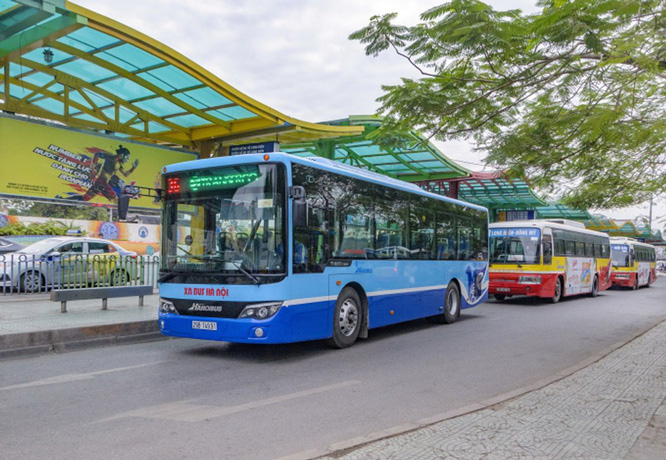 Hà Nội cho phép 100% xe buýt hoạt động trở lại từ ngày 4/5, khách phải ngồi giãn cách - Ảnh 1.