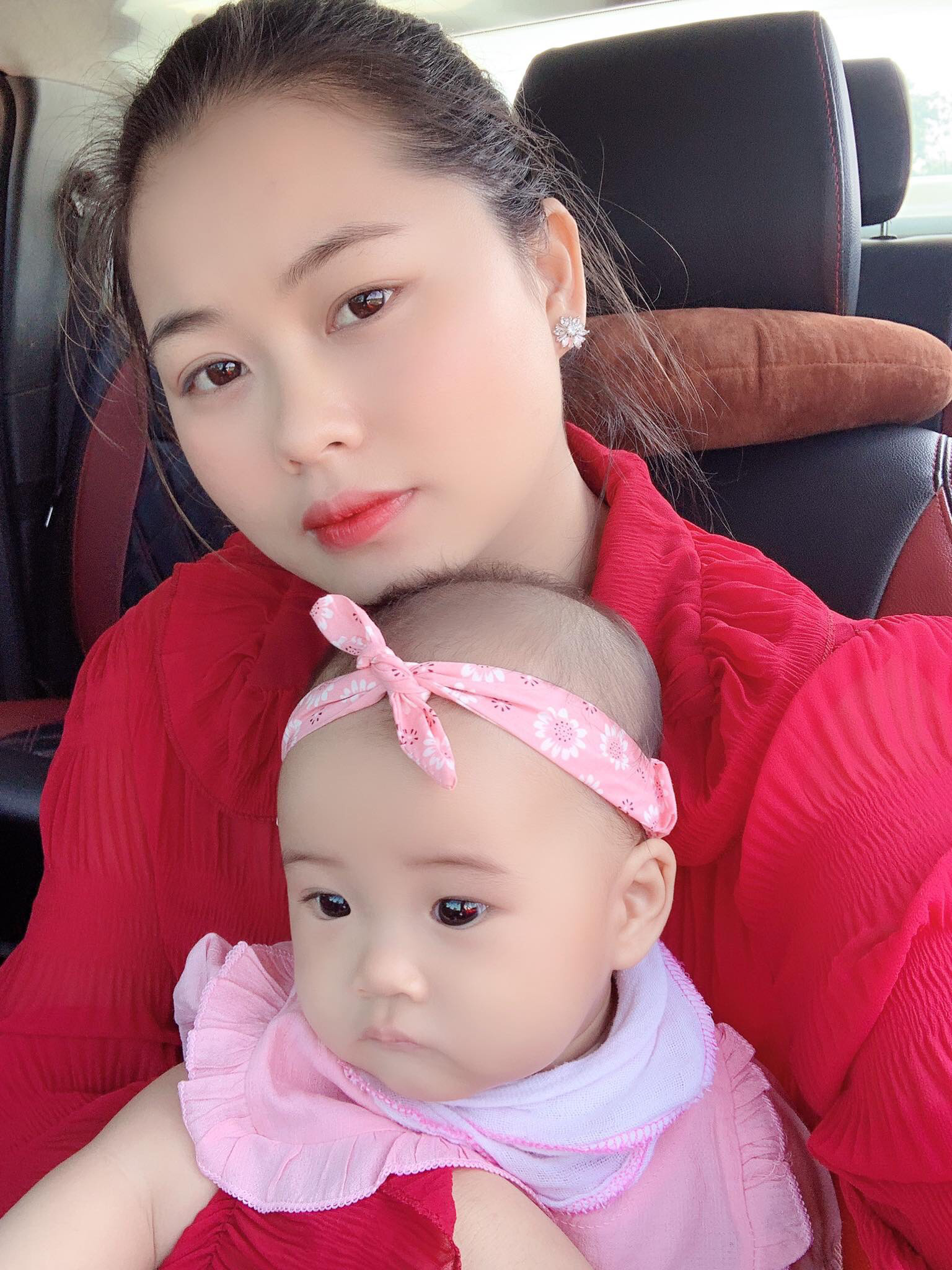 Những đôi dép cũ bà gom nhặt cho cháu và câu chuyện xúc động về mẹ chồng nhà người ta - Ảnh 1. Những đôi dép cũ bà gom nhặt cho cháu và câu chuyện xúc động về mẹ chồng nhà người ta - Ảnh 1.