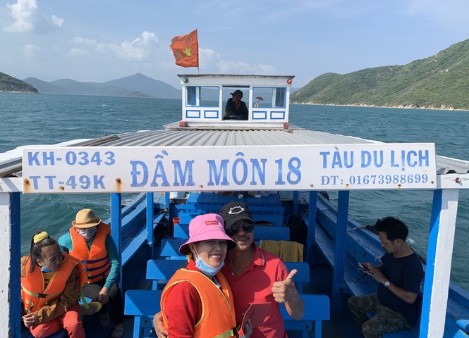 Vịnh biển hoang sơ, tuyệt đẹp ở Nam Trung bộ mở cửa trở lại - Ảnh 1. Vịnh biển hoang sơ, tuyệt đẹp ở Nam Trung bộ mở cửa trở lại - Ảnh 1.