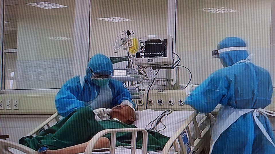 Cụ bà 88 tuổi - bệnh nhân nhiễm Covid-19 cao tuổi nhất ở Việt Nam đã khỏi bệnh dù trước đó phải thở máy, liệt cứng nửa người - Ảnh 2.