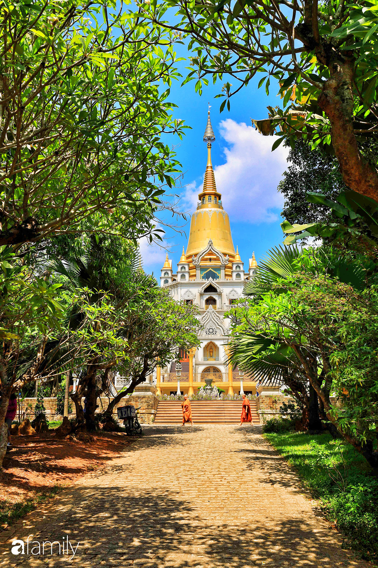 Chiêm ngưỡng từng ngóc ngách quanh ngôi chùa ở Sài Gòn được bình chọn là 1 trong 10 ngôi chùa đẹp nhất thế giới, bước chân đến đâu là &quot;ngộp thở&quot; đến đấy vì sự kỳ công - Ảnh 2.