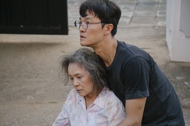 Những tác phẩm điện ảnh Hàn Quốc nói về tình mẹ thiêng liêng lấy cạn nước mắt của hàng triệu người xem - Ảnh 13.